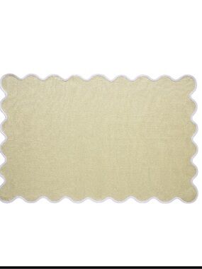 My Texas House Yellow Scallop Indoor/Outdoor Layering Rug 24”x38”